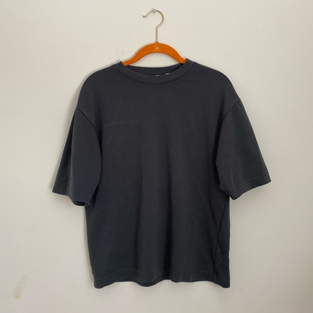 *FINAL PRICE* Uniqlo Dark Grey Shirt // Size XS